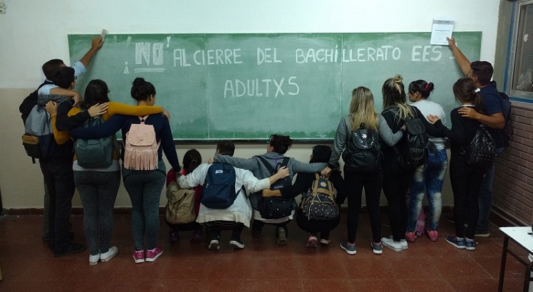 Bahia Blanca: No al Cierre del bachillerato de adultos en el Mosconi