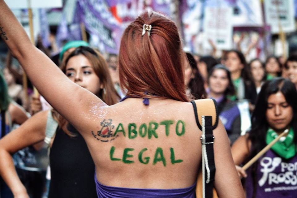 El movimiento estudiantil se tiñe de verde por la legalización del aborto