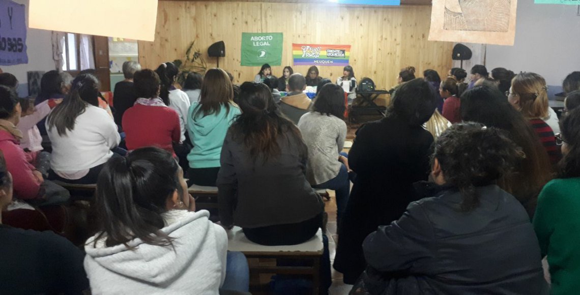 #CupoLaboralTrans: presentan proyecto en una multitudinaria charla en San Martín de los Andes