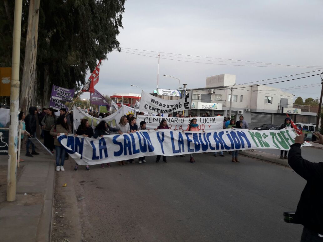 Importante marcha por la Salud y la Educación Pública en Centenario