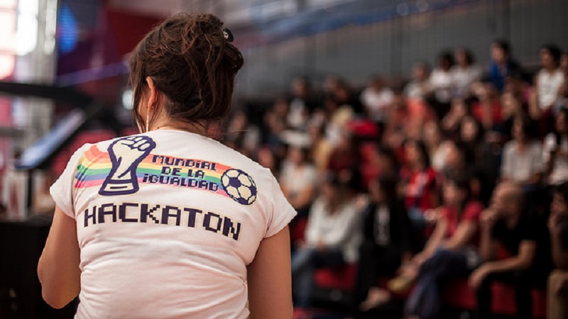 Mujeres en el fútbol por el derecho a jugar: comenzó el Mundial de la Igualdad