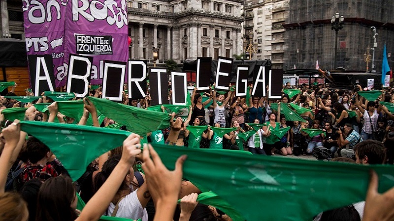 La Universidad de San Martín se tiñe de verde por el derecho al aborto 