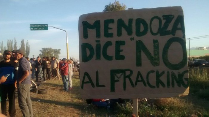 El reclamo "No al fracking" también se escuchó en la capital de Mendoza