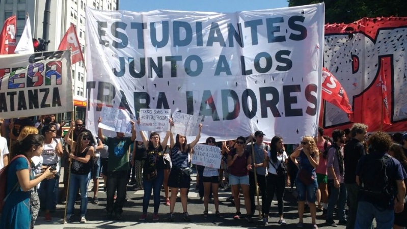 Un nuevo saqueo a los trabajadores: ¿qué rol jugará el movimiento estudiantil?