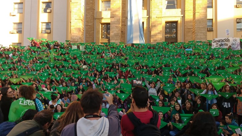 Aborto legal: entre la marea verde y el oportunismo político