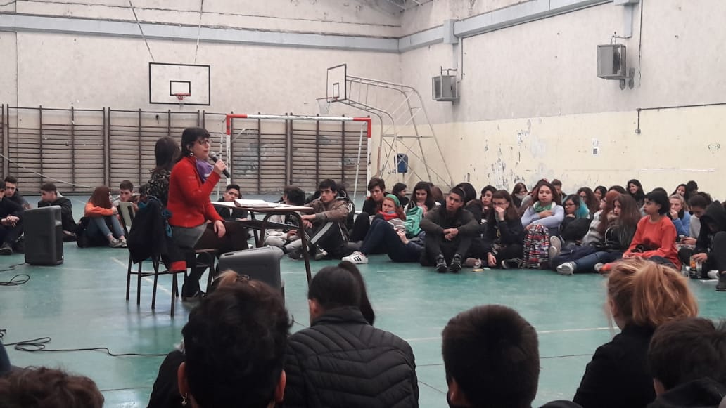 Colegio Avellaneda: Docentes y estudiantes por el aborto legal