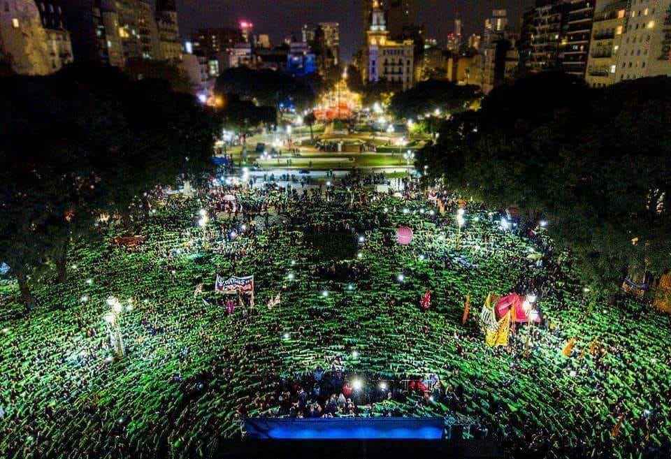 La marea verde de Argentina y la lucha por el derecho al aborto en Brasil