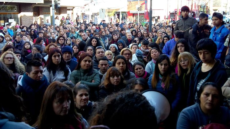 La comunidad educativa de San Fernando se movilizó por la educación pública