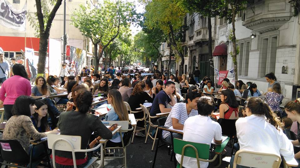 UBA: trece facultades en una gran asamblea para defender la educación pública