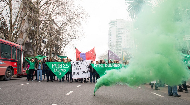 Trabajadoras del Hospital Durand se organizan por sus derechos: "Estamos de pie"