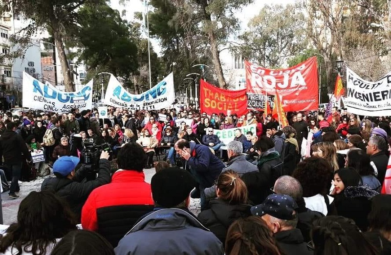 Crisis universitaria: hay que poner en pie a la juventud del Comahue