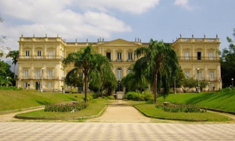 Once segundos pagando la deuda pública es equivalente al presupuesto anual del Museo Nacional