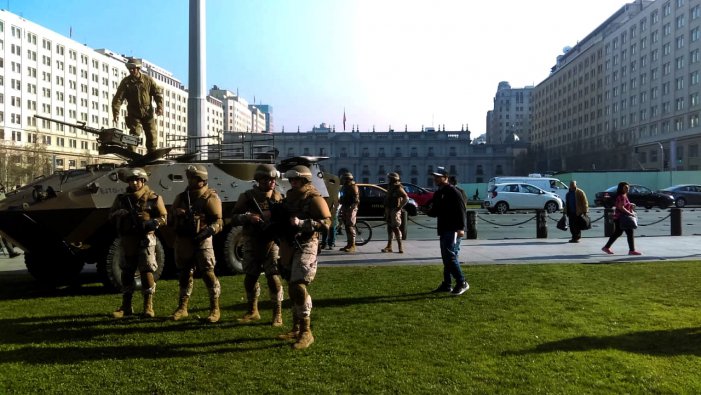 Provocador despliegue del Ejército chileno frente a La Moneda a horas del aniversario del golpe