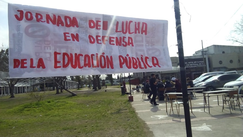 Berisso: comenzó la jornada de lucha en defensa de la educación pública en la Escuela de Arte