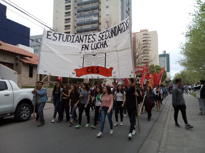 Neuquén: estudiantes secundarios se movilizaron a 42 años de La Noche de los Lápices