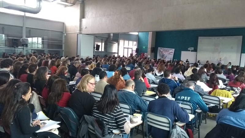 Primera jornada del congreso educativo del Sute: reformas en curso, muchos pañuelos verdes y Más para educación