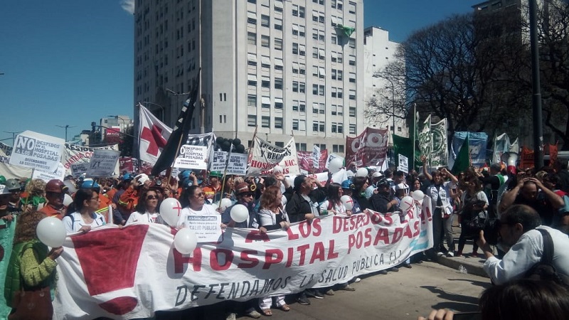 [Videos] Marcha Federal en defensa de la salud pública: se movilizaron a Plaza de Mayo contra el ajuste 