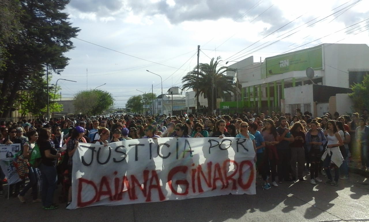 Viedma: apareció muerta Daiana Ginaro y movilizaron responsabilizando al Estado