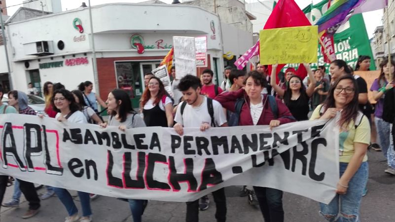 Río Cuarto: estudiantes y trabajadores de Luz y Fuerza marcharon contra la criminalización de la protesta