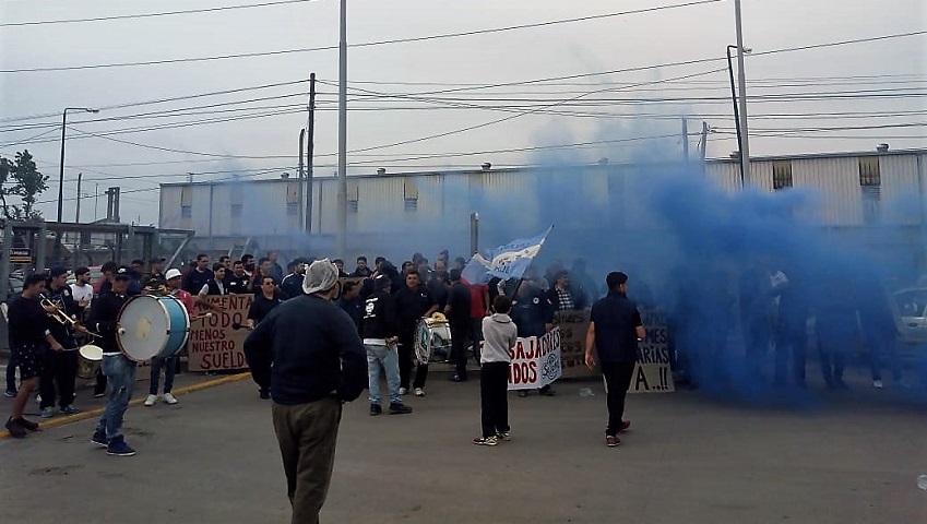 Trabajadores de La Salteña reclaman la reapertura de paritarias