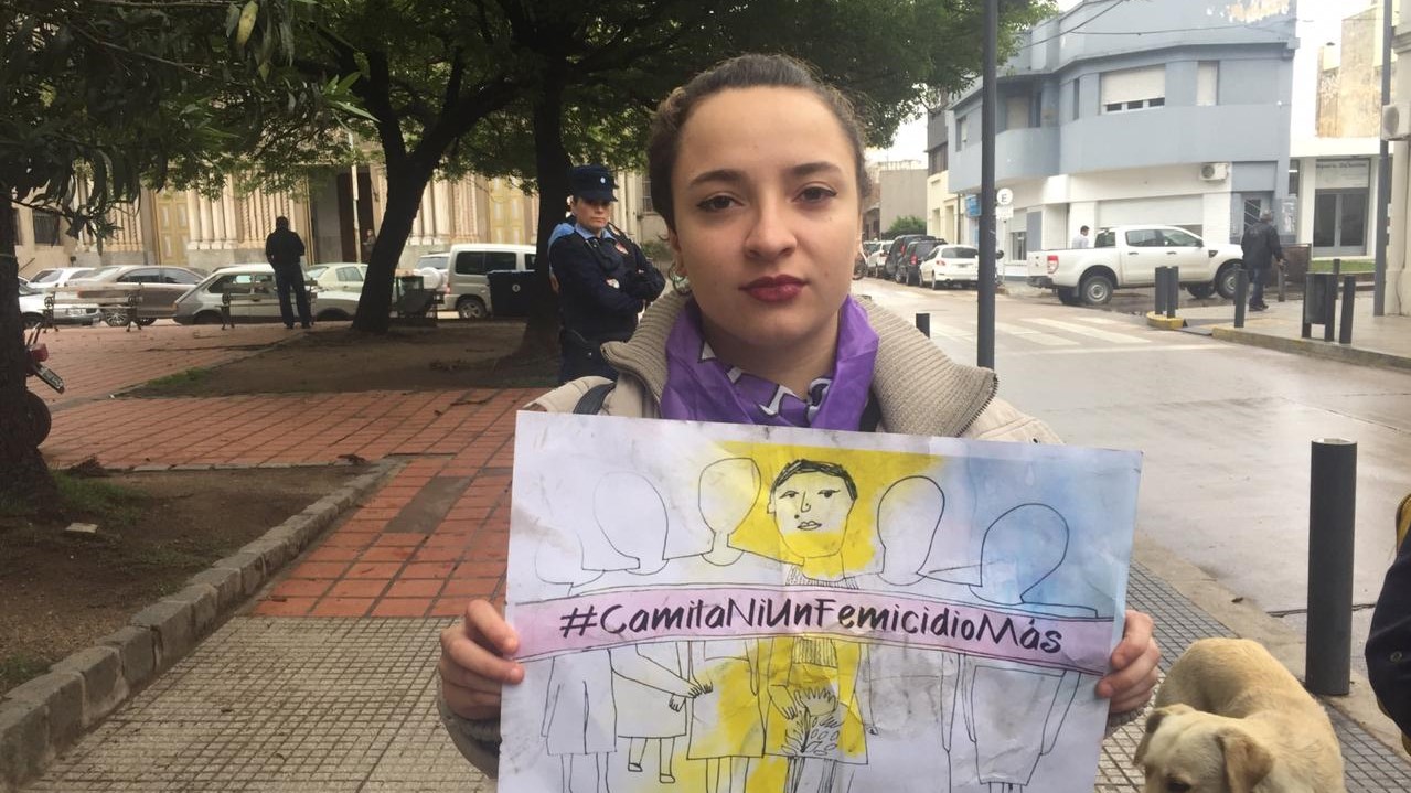 Río Cuarto: agrupaciones de mujeres denuncian agresiones de la policía en el juicio por el femicidio de Camila Carletti