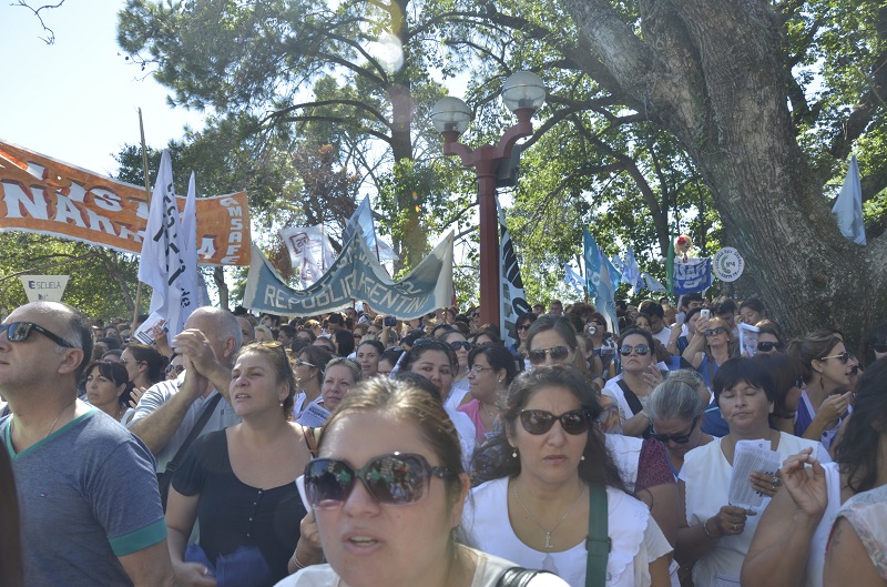 Los docentes marcharon en la ciudad de Santa Fe