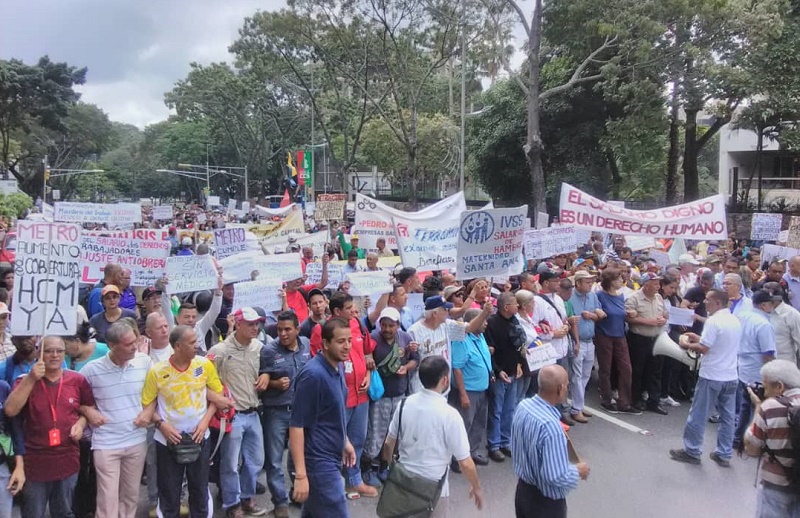 Trabajadores marcharon en Caracas contra el plan de ajuste de Maduro y los empresarios