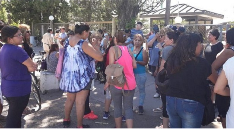 San Rafael: trabajadores de La Colina se movilizaron en defensa de sus puestos de trabajo