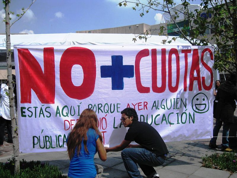 Estudiantes de la Asamblea General de Posgrado, en contra de los cobros ilegales en la UNAM