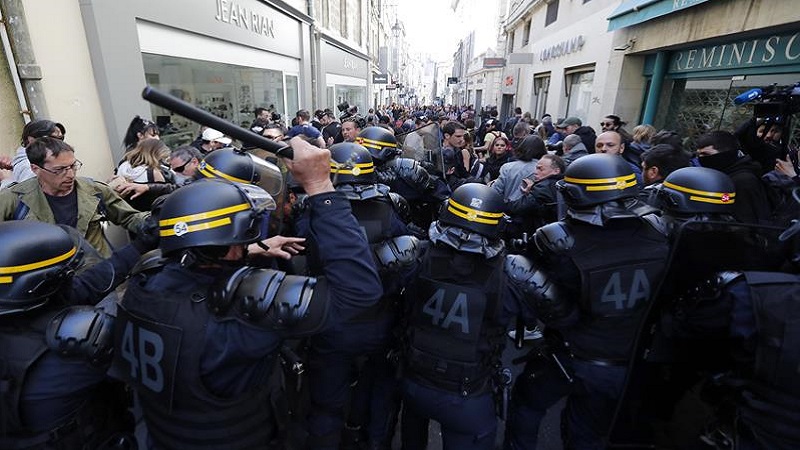 Macron reforzó la salida represiva contra los chalecos amarillos en un nuevo sábado de protestas