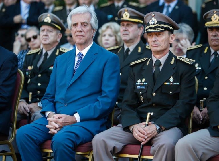 Uruguay: Vázquez desplaza al ministro de Defensa pero sigue la impunidad