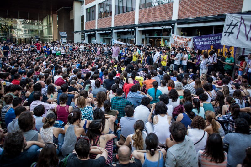 Más de 2.100 científicos del Conicet quedaron en la calle