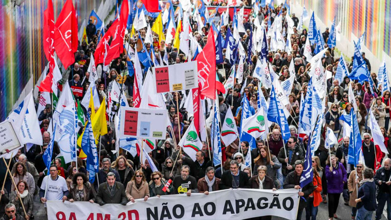 Portugal: el Gobierno de Costa dimitirá si los profesores recuperan el sueldo perdido