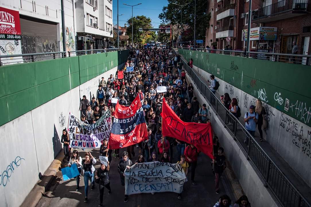 Lomas de Zamora: continúa el reclamo de los estudiantes secundarios y terciarios por la educación pública