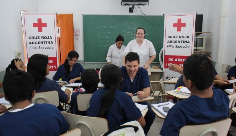 Utilizan textos de Agustín Laje para enseñar Bioética a futuros trabajadores de la salud