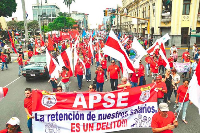 Jueves de huelga docente en Chile y Costa Rica