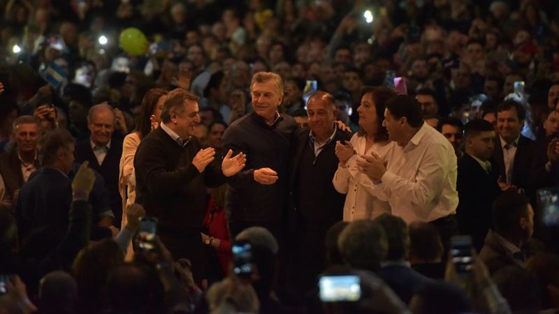 Con un discurso vacío, Macri cerró su campaña en Córdoba y convocó a votar el domingo