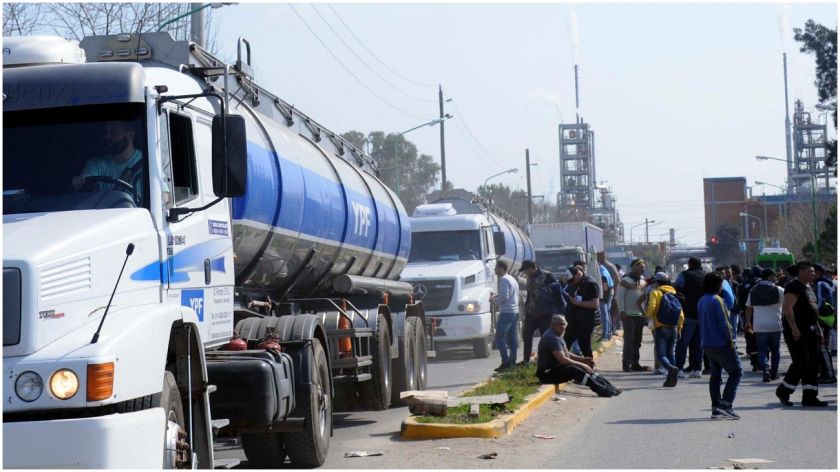 YPF Ensenada: precarización, despidos y represión