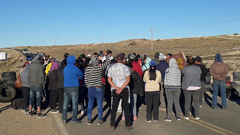 Se profundiza la lucha de los desocupados que cortan la ruta en Zapala