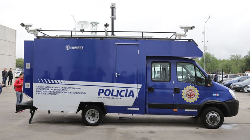 Córdoba: sonría, la Policía lo está filmando