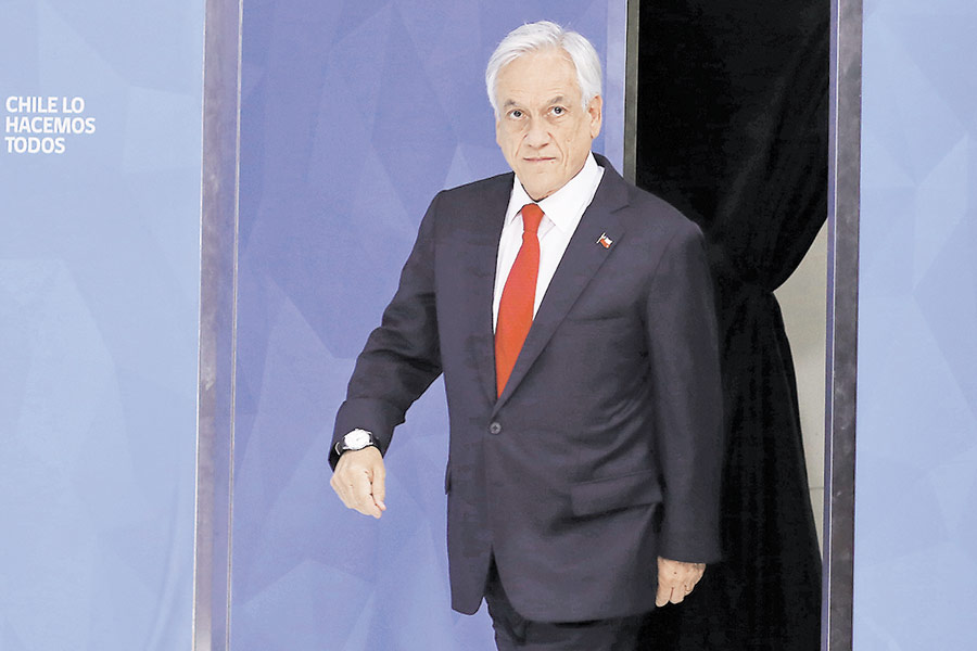 El hipócrita minuto de silencio de Sebastián Piñera por nuestros caídos