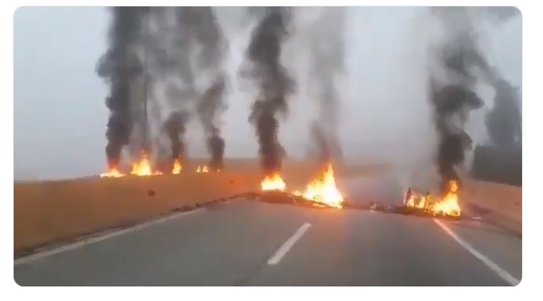 Valparaíso en Huelga: Barricadas y paro en transporte público marcan la mañana