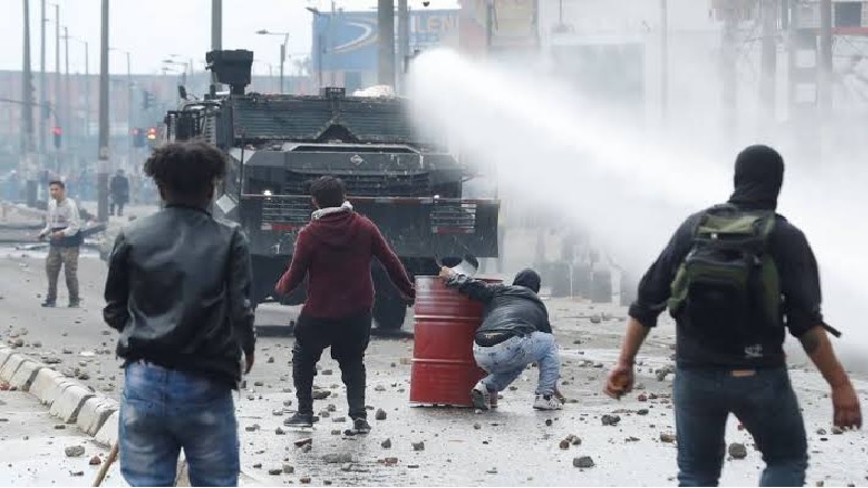 Toque de queda en Bogotá en segundo día de protestas