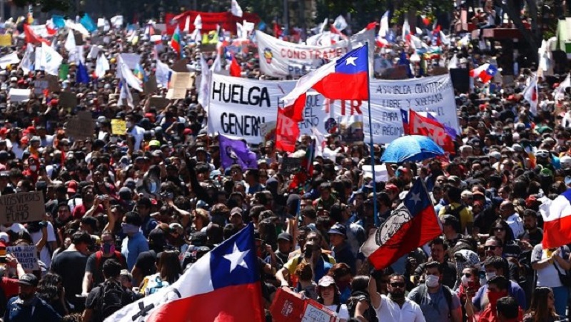 Chile: nueva convocatoria a paro nacional en una crisis que no cierra