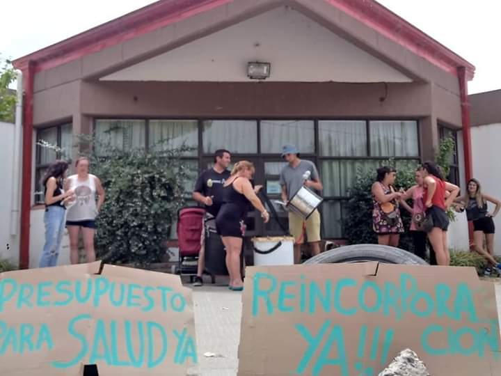  Corte de ruta en el acceso a Pehuen Co por despido del enfermero local.