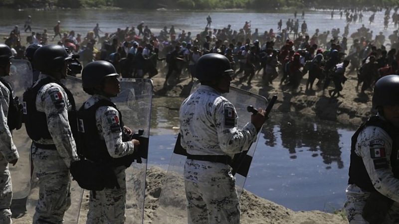 México: López Obrador minimizó la salvaje represión a migrantes