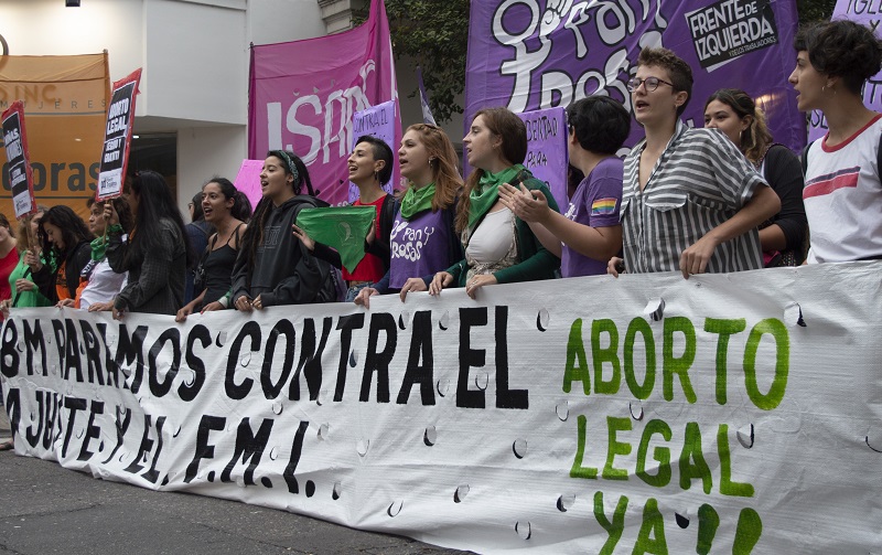 En el Día de las Mujeres, Rosario marchará contra el pago de la deuda y por el aborto legal