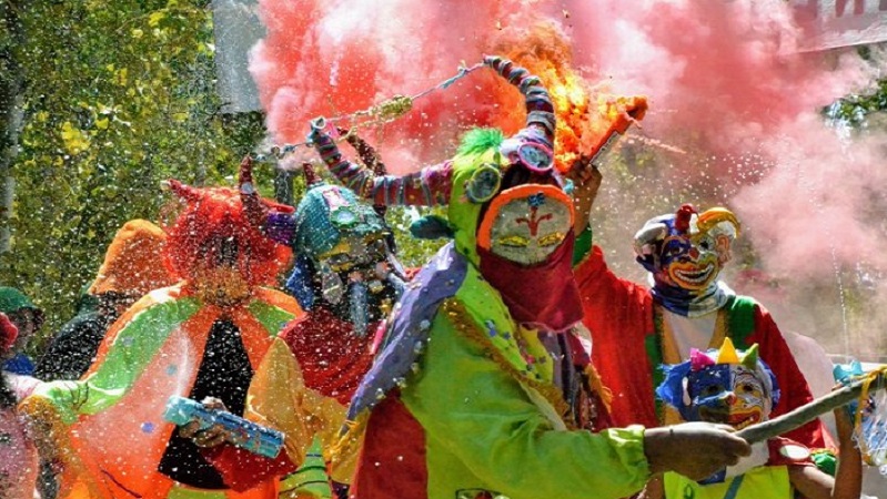 Gran carnaval en el Club de la Amistad Obrera de Neuquén