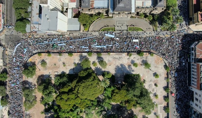 Primera lección en las calles: ¿Cómo enfrentar el ajuste?