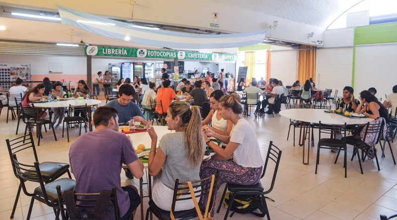 Trabajadores de la UNCuyo reclaman regularizar sus condiciones laborales